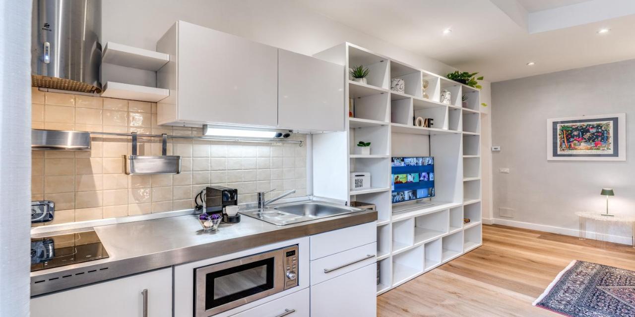 Deluxe One Bedroom Apartment, Perfect Location, Air Cond Lägenhet *